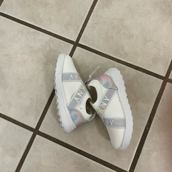 DKNY Toddler Girls Slip On Sneakers size 4/5 - Picture 5 of 13